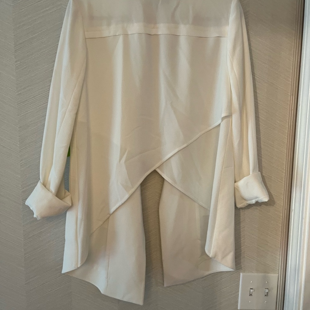 Sam Edelman NWT white blazer. Long front/ short crisscross back. Medium - Picture 4 of 4